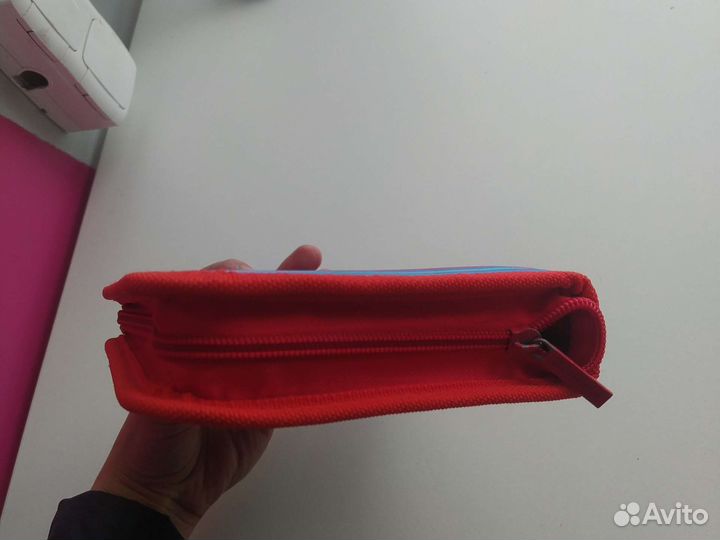 Пенал школьный и папка для тетрадей