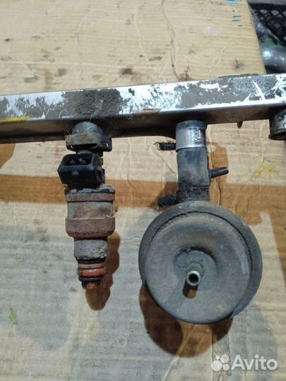 Рейка топливная (рампа) Opel Vectra