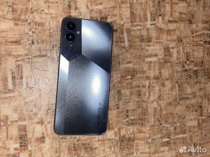 Телефон техно pova 4