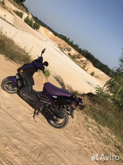 Скутер kinetik