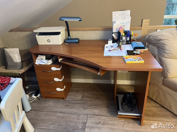 Компьютерный стол