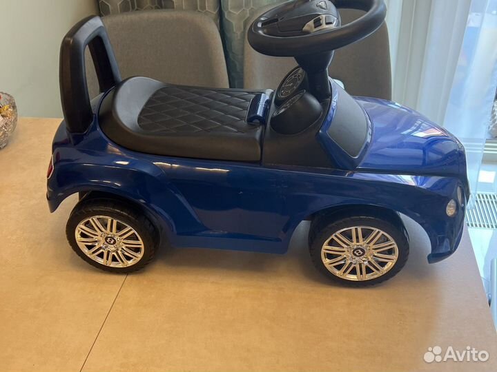 Машинка-каталка Bentley