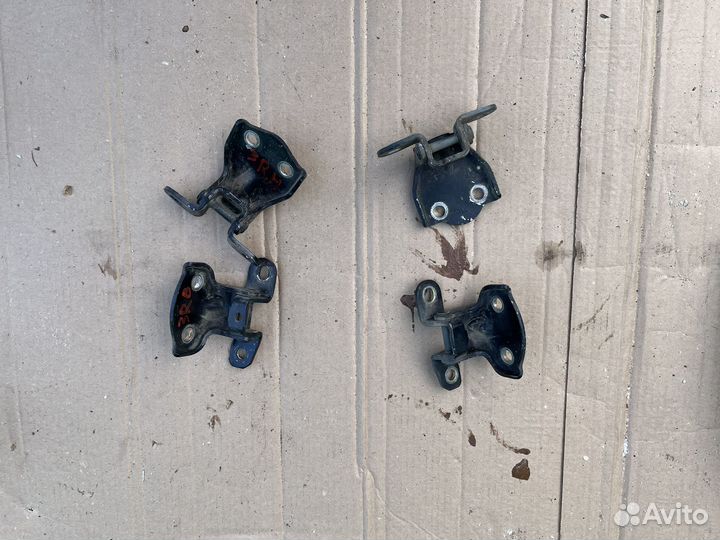 Петли двери капота Хендай Акцент Тагаз