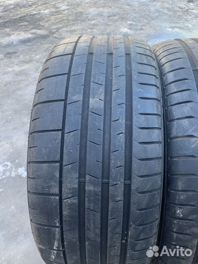 Pirelli P Zero PZ4 235/35 R20 и 275/30 R20