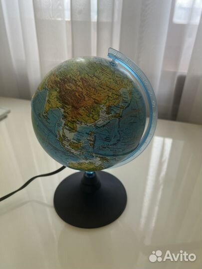 Продам детские игрушки и глобус