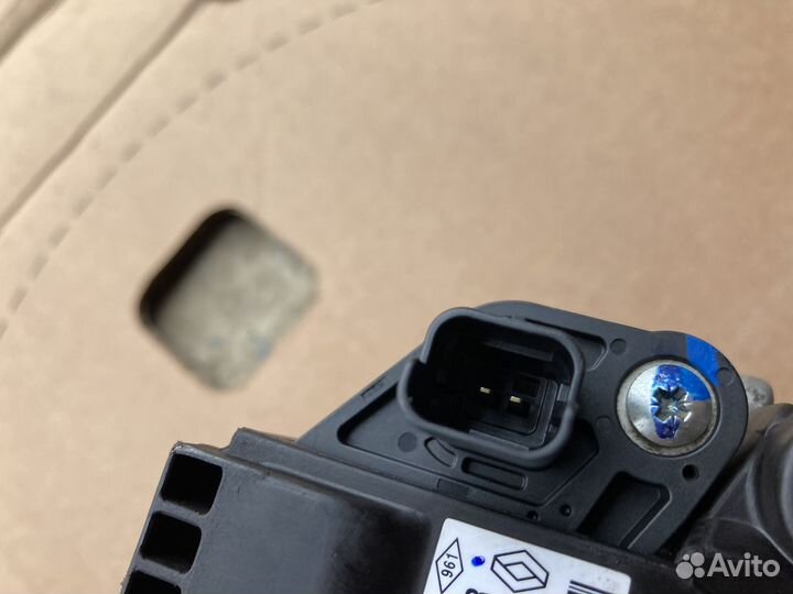 Генератор Рено Сандеро 2, Логан 2,Ларгус 1.6л. 8кл