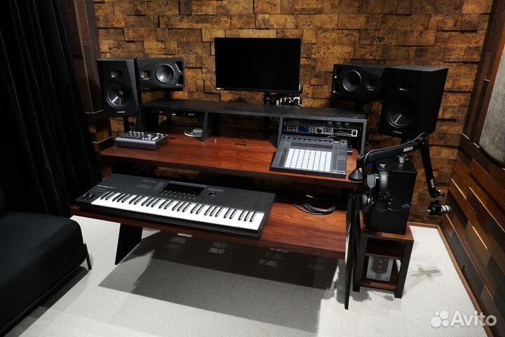 Студийный стол аранжировщика StudioDesk EX
