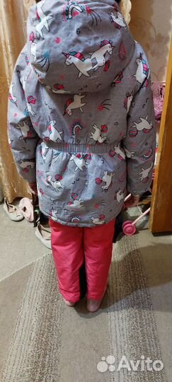 Демисезонный костюм для девочки 110
