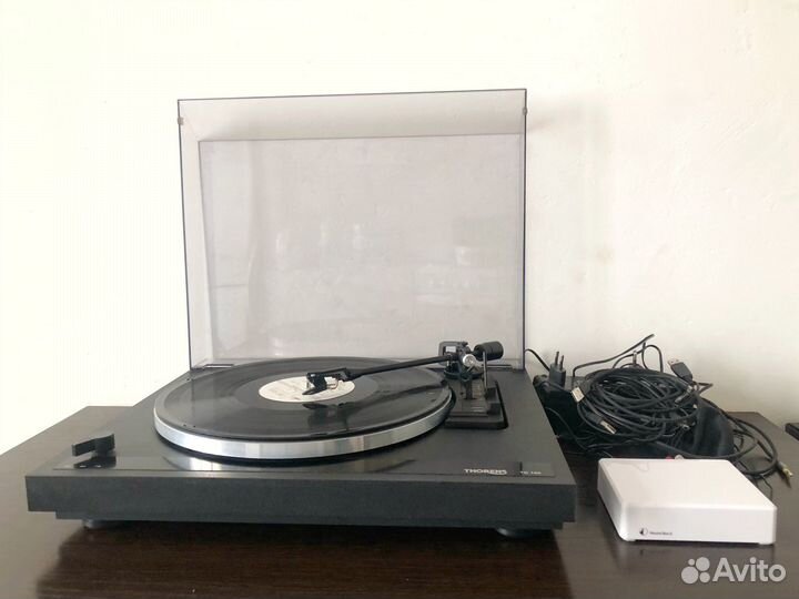 Виниловый проигрыватель