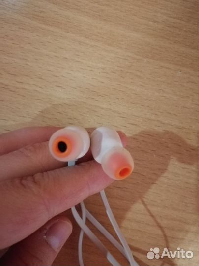 Беспроводные наушники jbl