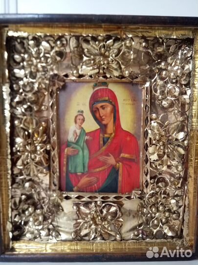 Икона Троиручица