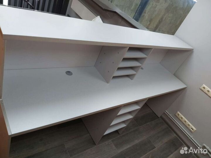 Стойка ресепшн, новая