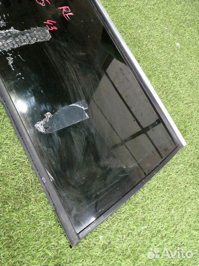 Стекло собачника заднее левое Volkswagen Passat B5