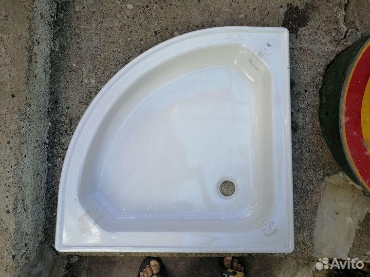 Душевой поддон 70х70