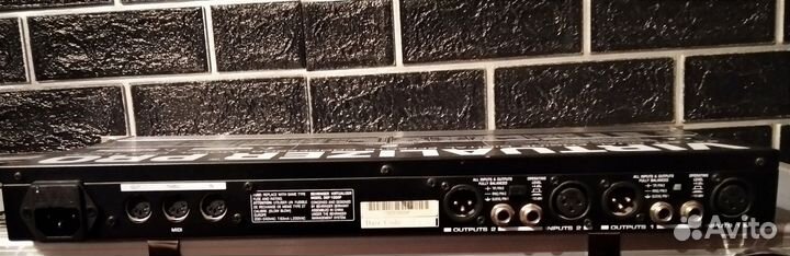 Виртуализатор Behringer Pro DSP 1000P