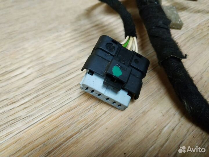 Проводка двери передней правой Peugeot 308