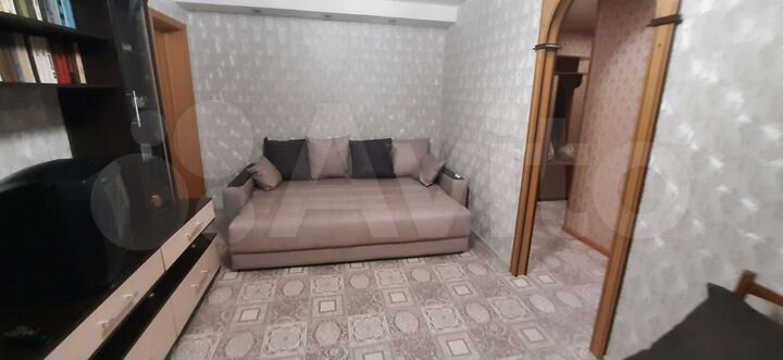 2-к. квартира, 42 м², 1/3 эт.