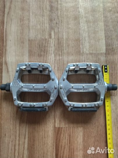 Алюминиевые педали велосипеда
