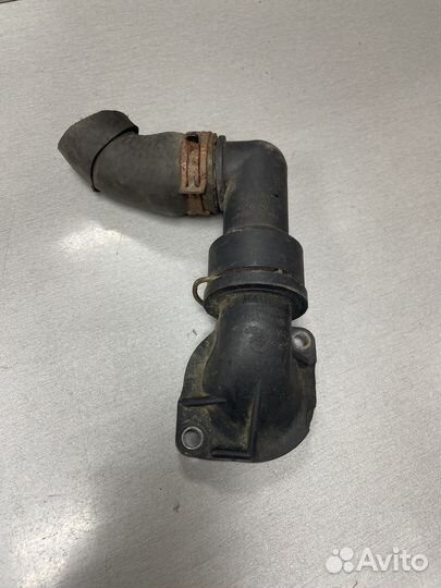 Фланец системы охлаждения VAG 037121619A