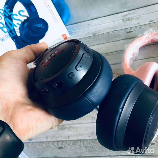 Беспроводные наушники jbl tune 700 Bt
