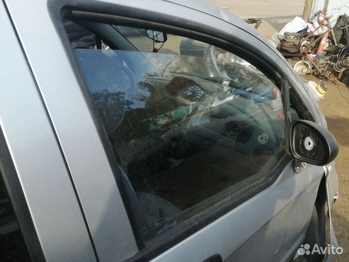 Стекло двери на chevrolet Spark