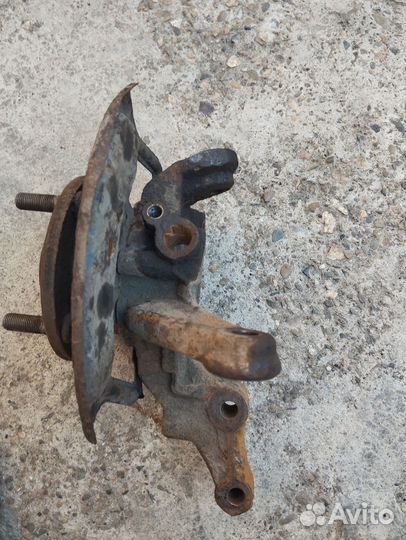 Поворотный кулак альмера классиа