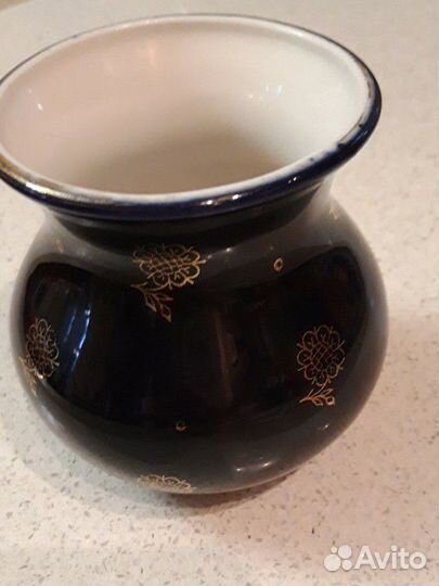 Фарфоровая ваза для мелких цветов