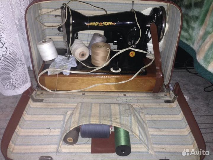 Швейная машинка. Чайка