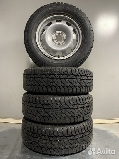 R16 Viatti Bosco Nordico V-523 215/65, PCD 5x114.3 DIA 66.1