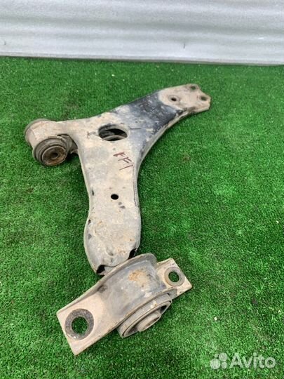 Рычаг подвески передний правый Ford Focus хэтчбек