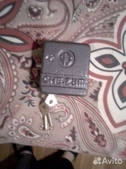 Замок гаражный накладной