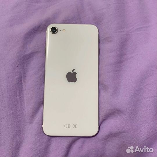 iPhone SE, 64 ГБ