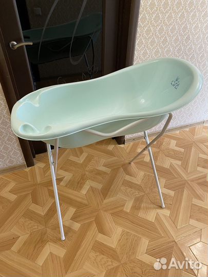 Ванночка для купания с подставкой