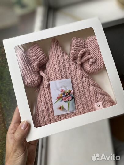 Подарок для новорожденного набор Чепчик Пинетки