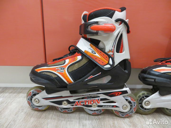 Роликовые коньки