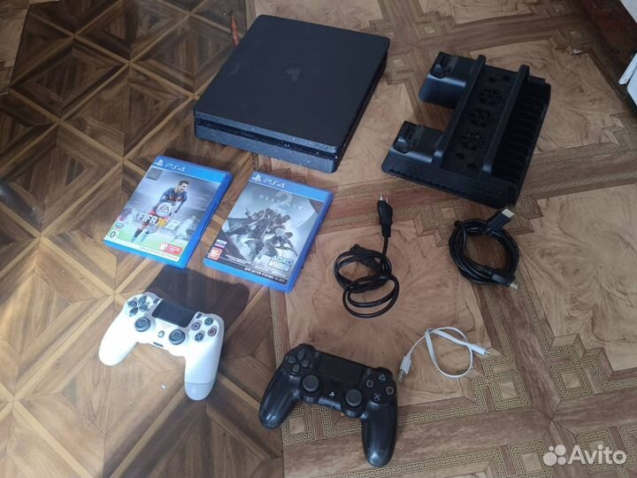 Sony PS4 slim