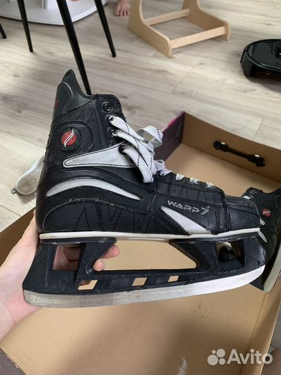 Коньки хоккейные Larsen