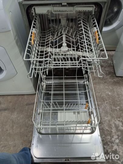 Посудомоечная машина Miele G1262scui на гарантии