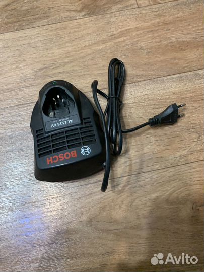 Зарядное устройство для шуруповерта bosch