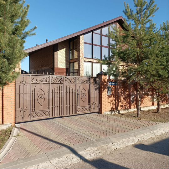 Дом 177 м² на участке 9,4 сот.