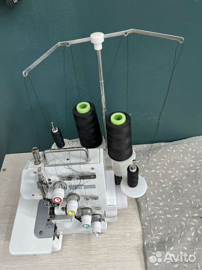 Швейная машинка оверлок бу