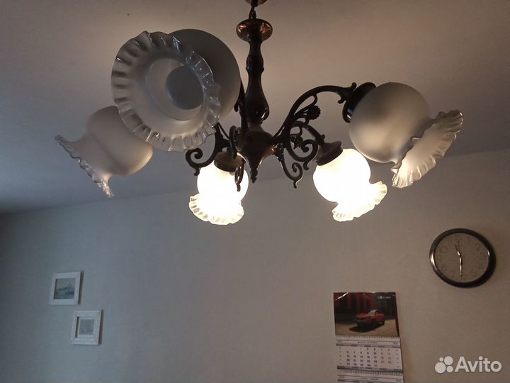 Люстра потолочная бу в отличном состоянии