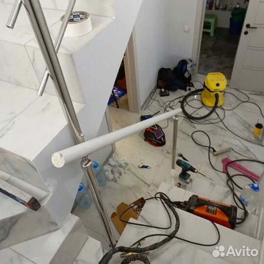 Пeрилa для лестниц / пopучни из нeржавейки
