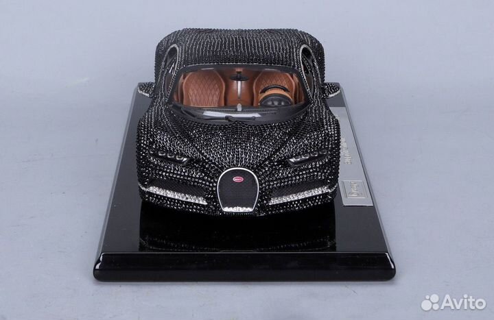 Коллекционная модель Swarovski Bugatti Chiron 1:18