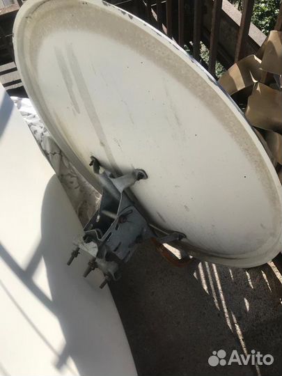 Спутниковая тарелка