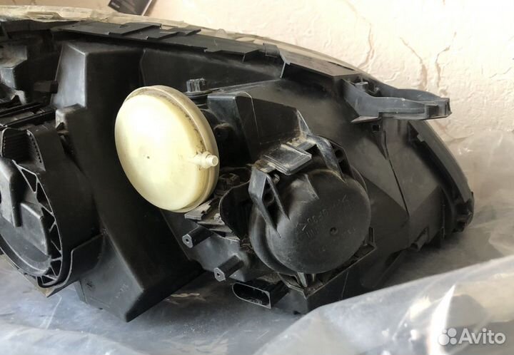 Фара под восстановление Mercedes-Benz