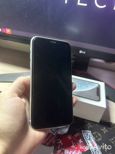 iPhone Xr, 64 ГБ