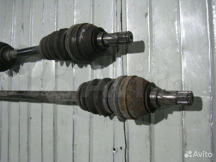 Полуось привод шрус передний Opel Zafira B