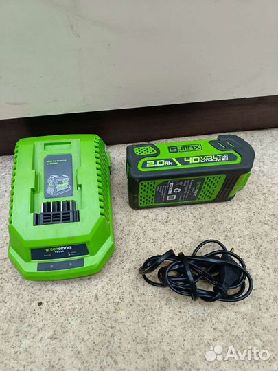 Зарядное устройство плюс аккумулятор