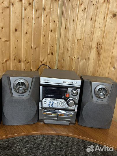 Музыкальный центр